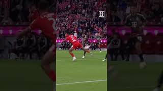 Alphonso Davies sets up Jamal Musiala for Bayern München vs Union Berlin 🇨🇦 | #Bundesliga