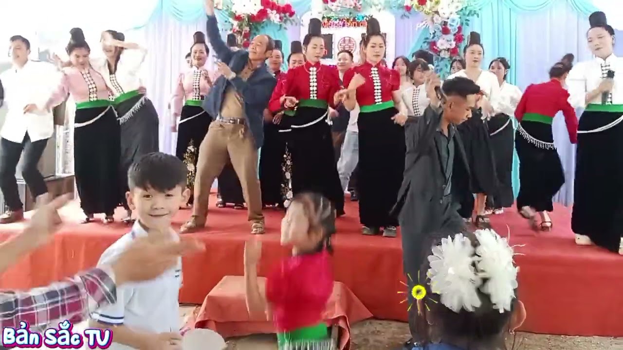 Pưng êm pả nhảy sập sàn tại mới cương kim bản lăng