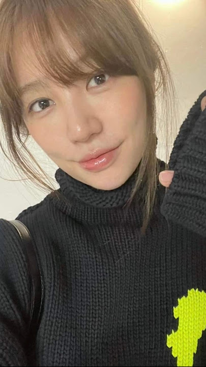 Yoon Eun Hye impresses with her ageless youthful elegance