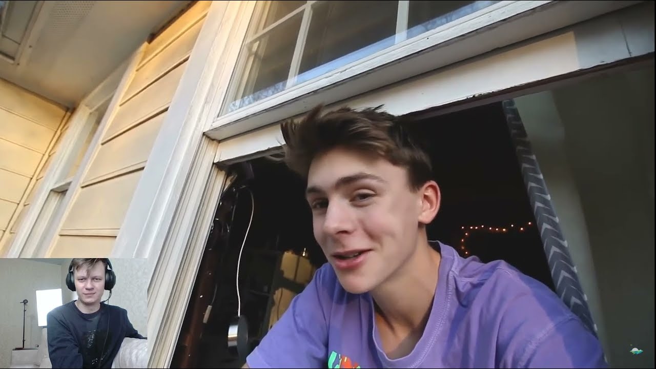 Russian Guy Reacts to A Day In The Life At AMERICAN PUBLIC SCHOOL