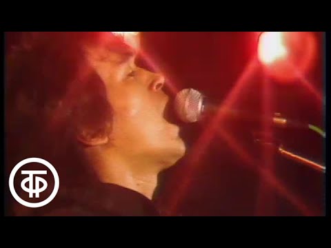 Кино (Виктор Цой) "Стук", "Группа крови". Фестиваль МУЗ-ЭКО-90, Донецк (1990)