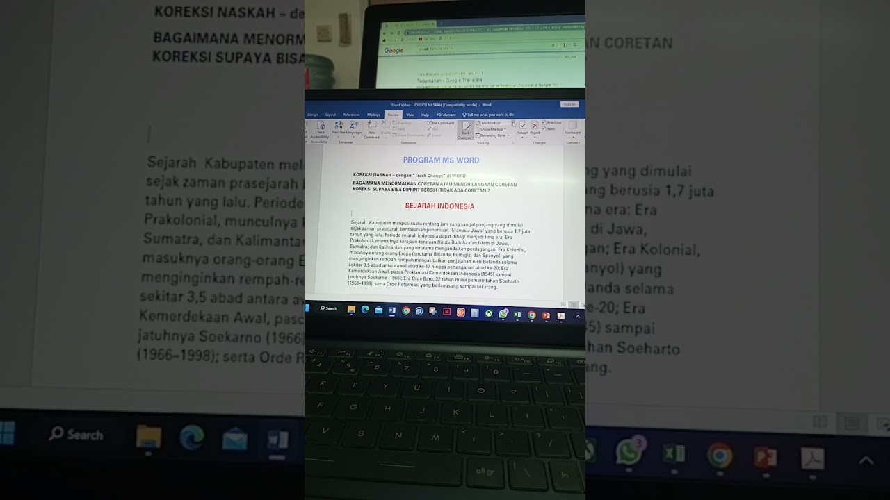 Hilangkan CORETAN Koreksian Track Change bekijken op YouTube Hilangkan CORETAN Koreksian Track Change bekijken op YouTube