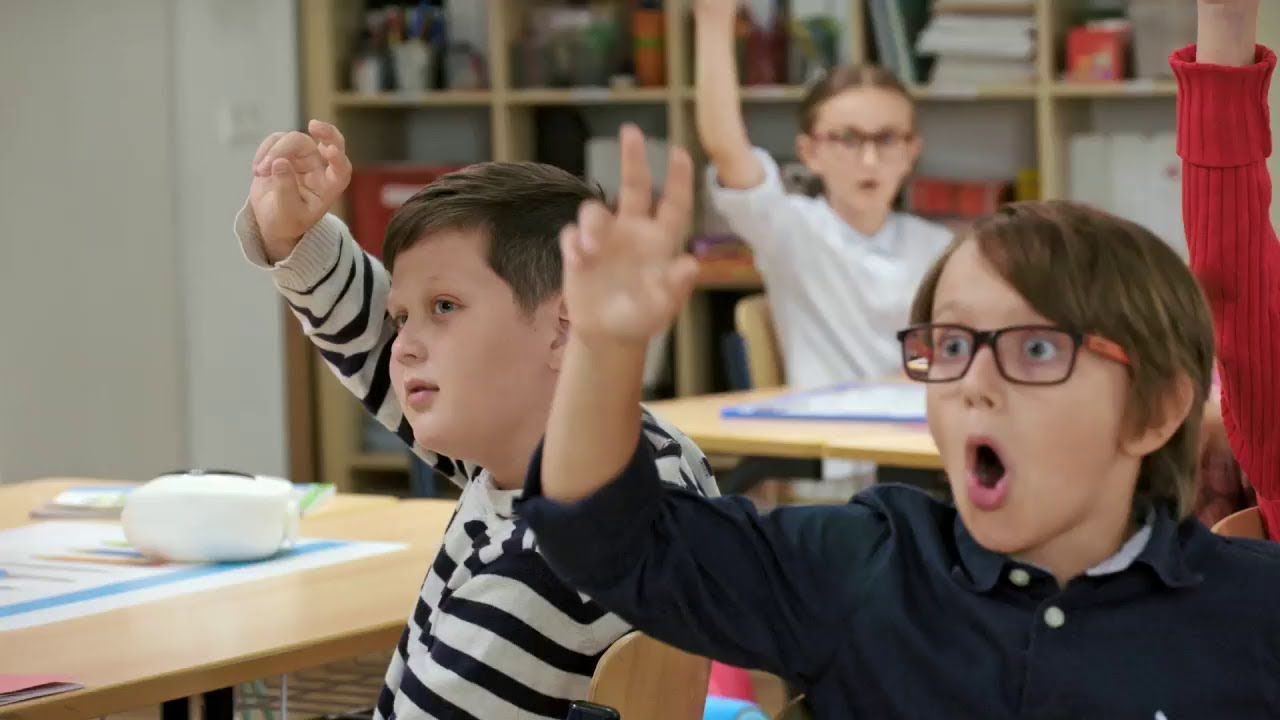 Ja predstieram hnačku (BOLA RAZ JEDNA ŠKOLA)