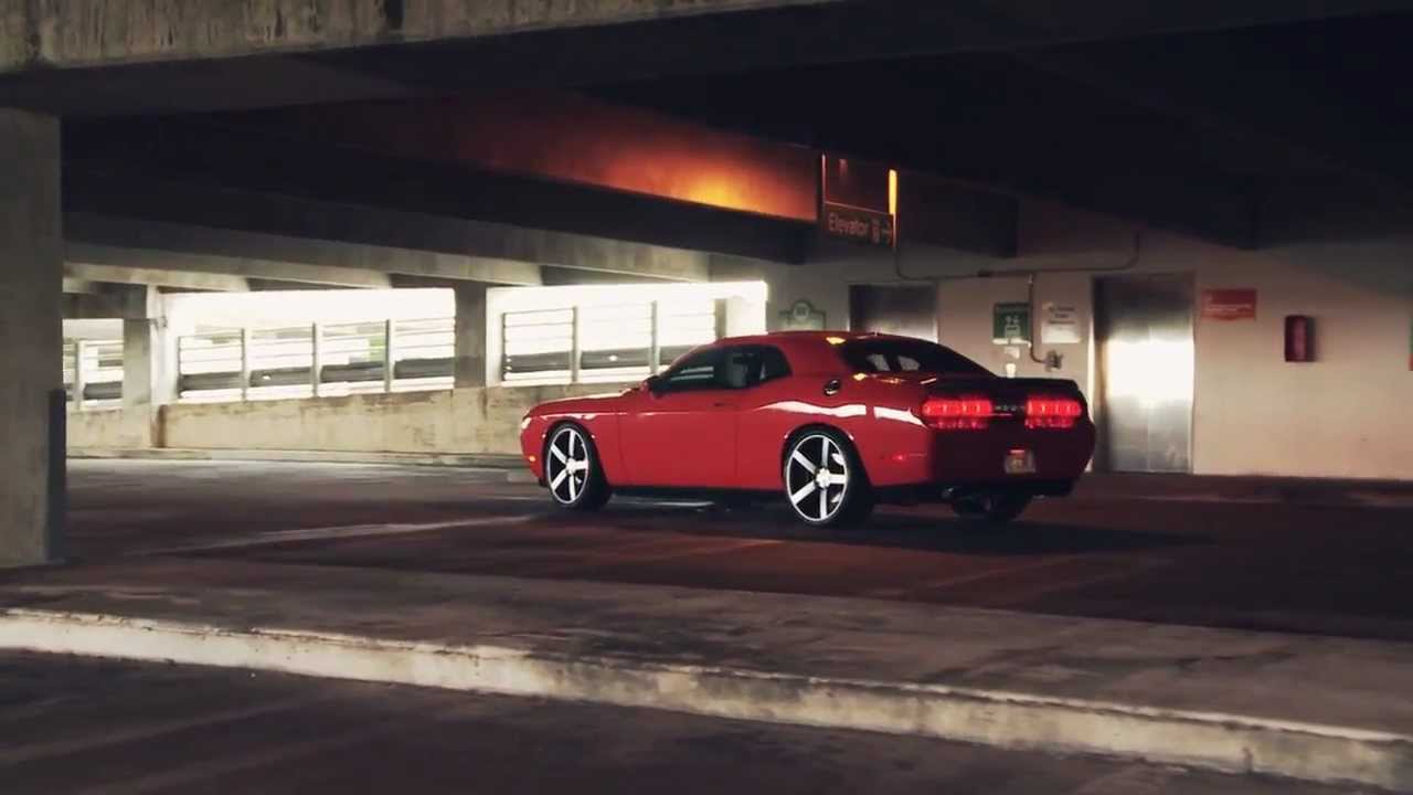 Dodge Challenger SRT-8 On 22" Vossen VVS-CV3 Concave ...