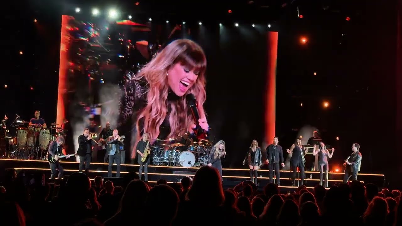 w/ KELLY CLARKSON