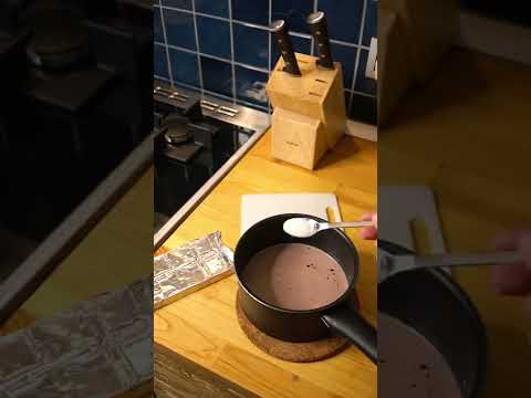 Video: Saf Kakaodan Sıcak Çikolatalı İçecek Yapmanın 3 Yolu