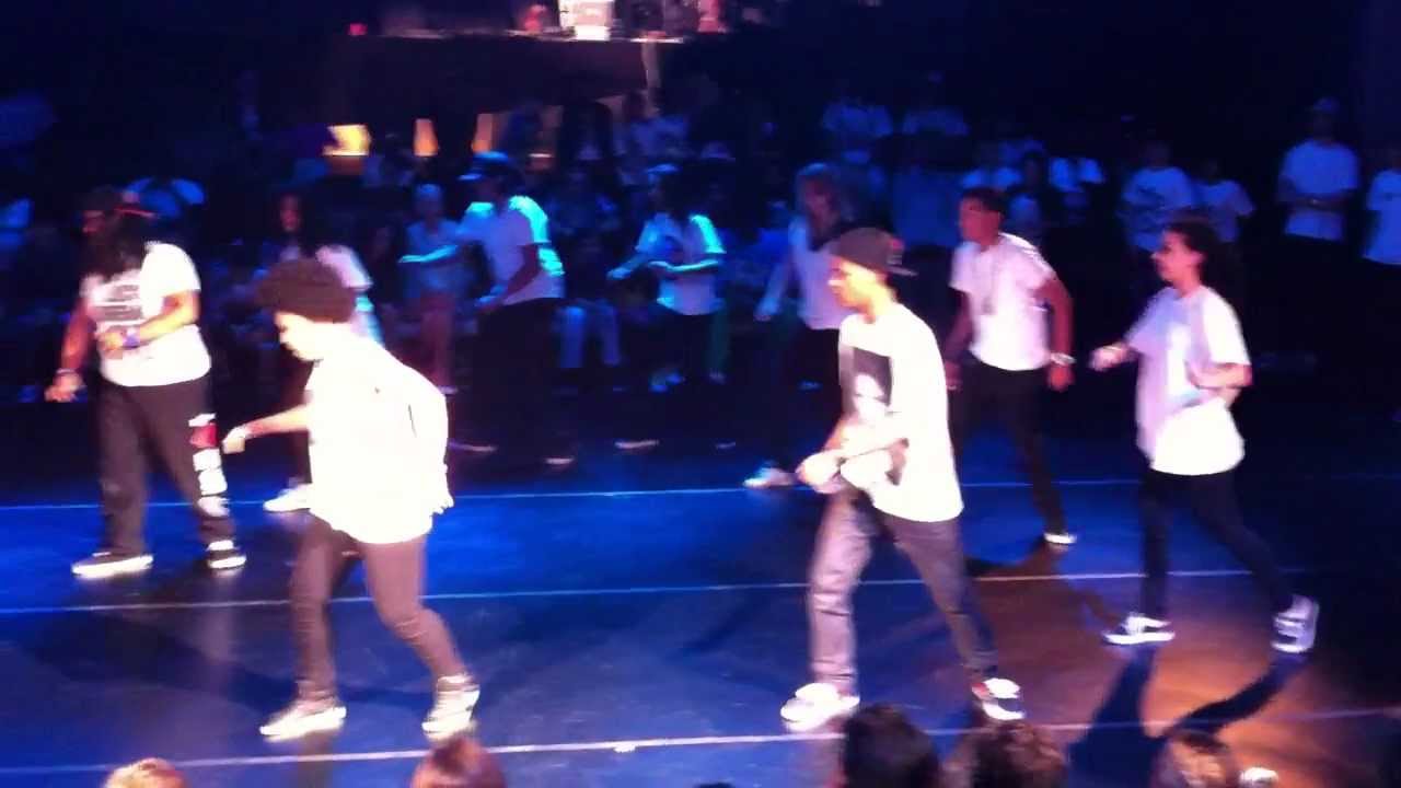 Triple H Popperz show @ HipHopCity 2012 (Students of Leal Arazzi)