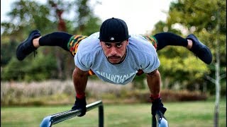 Парень вытворяет НЕВЕРОЯТНЫЕ ВЕЩИ - STREET WORKOUT Мотивация