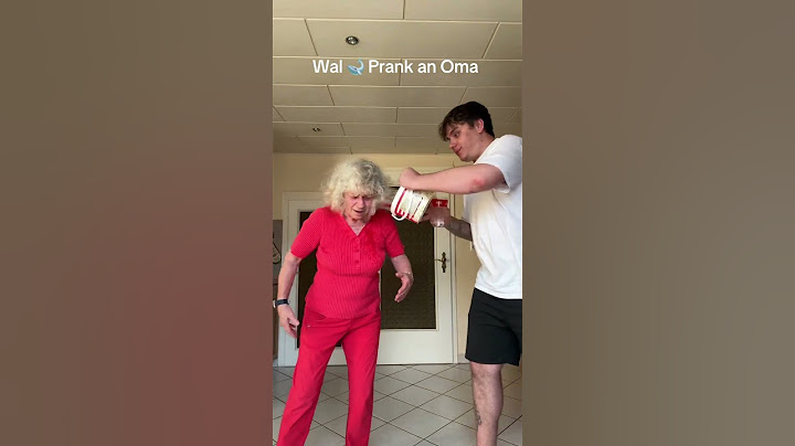 Wal Prank an Oma #oma #funny #fun #witzig #lustig #comedy #prank #sauer #wasser #wal