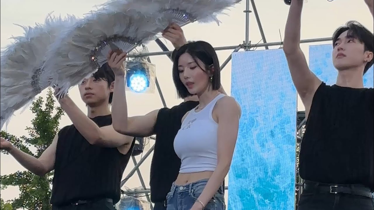 [최전방 4K]250514 권은비(KWON EUNBI) - Underwater 직캠(Fancam)(가천대학교 가천 Water Festival)
