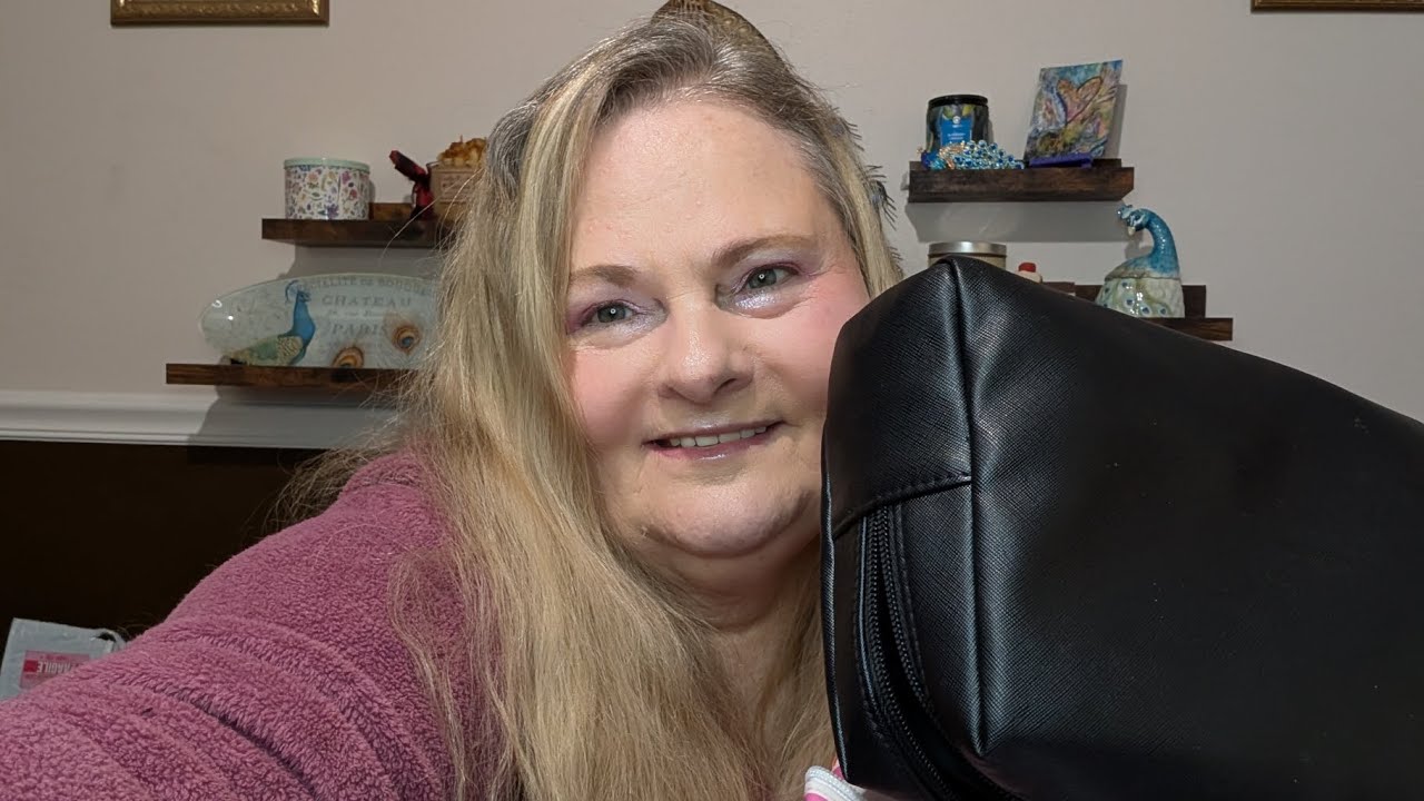 Unpacking 2 travel bags! 🫩