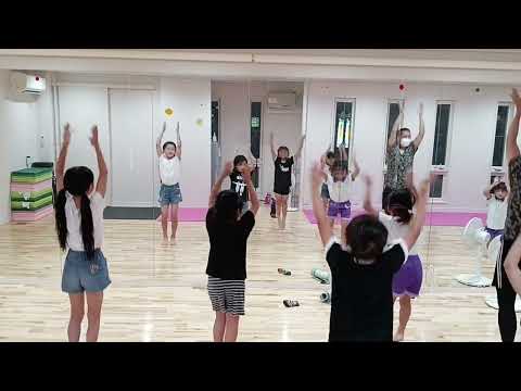 Ado 唱　ハロウィン　ゾンビダンス　USJ　小学生　幼児　2023/9/28