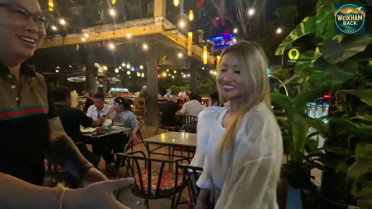 Dinner time with my sister and her friend at Khop Chai Deu