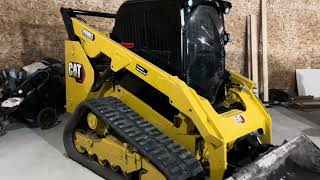 Painting a 2020 Cat 289 D3 Compact Track Loader