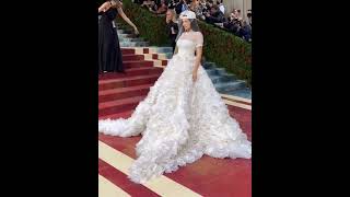 Kylie Jenner Honors #Virgilabloh with this Iconic bridal look at the #metgala2022. Worthy moment screenshot 2