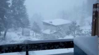 Un chasse-neige le 28 octobre 2012 - Chamrousse