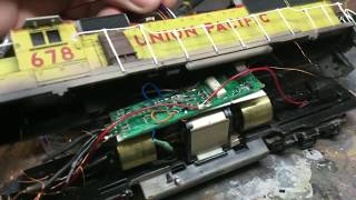 athearn blue box part 3: Dcc install