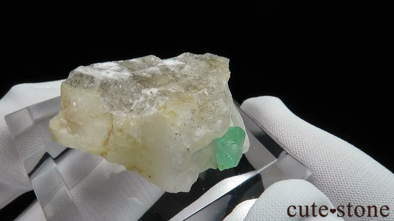 コロンビア Muzo産 エメラルドの母岩付き原石 No.14 - cute stone -