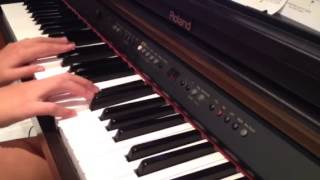 Video thumbnail of "Estoy hecho de pedacitos de ti, piano y voz"