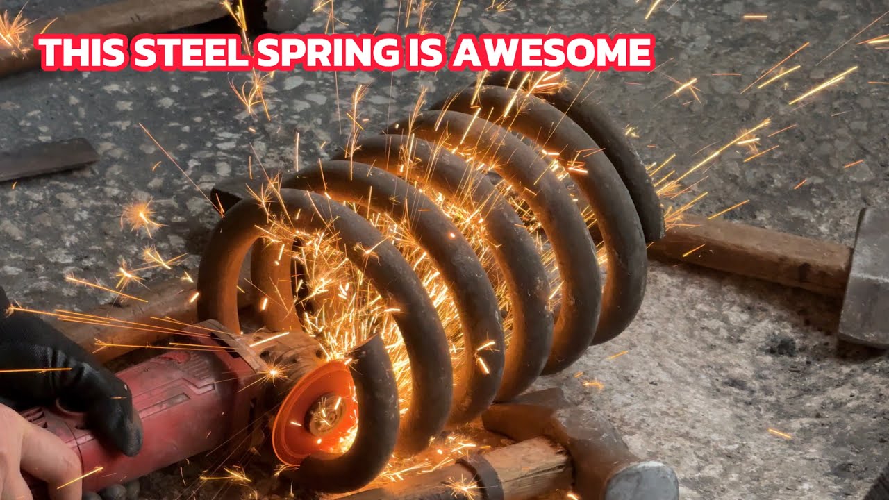 その電車のスプリングスチールが非常に鋭いナイフを作ったことに驚きました！とても良いです。