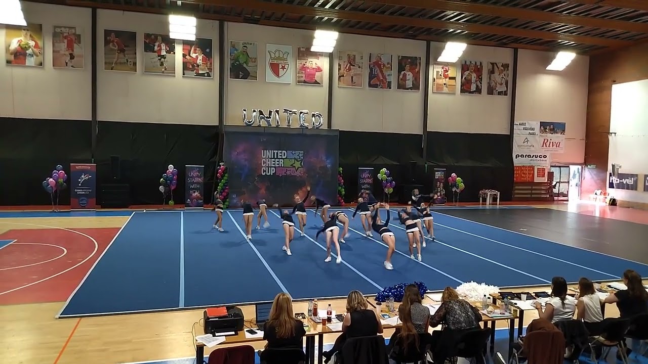 Blue Wings Qeens - 1. místo