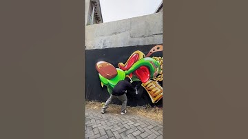 DE MEEST GEKKE GRAFFITI KARAKTERSTIJL 😱 @helloswodshit #graffiti #graffitiart #shorts