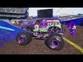 Monster Jam Showdown head to head  and watch to the end  it a Cazy race
