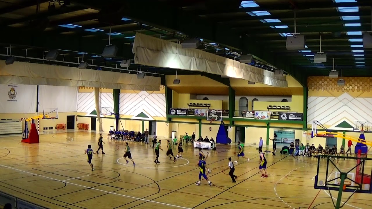 23 12 17 CB SAN FERNANDO GYMNASTICA PORTUENSE jugadores de islandia