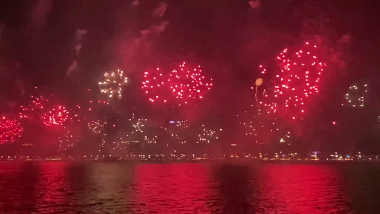 Fireworks New year 2022 Abu Dhabi corniche الألعاب النارية رأس السنة 2022 أبوظبي