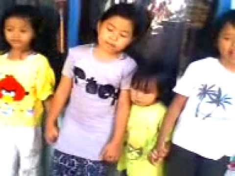 SYIFA AND FRIENDS-QUE SERA SERA COVER