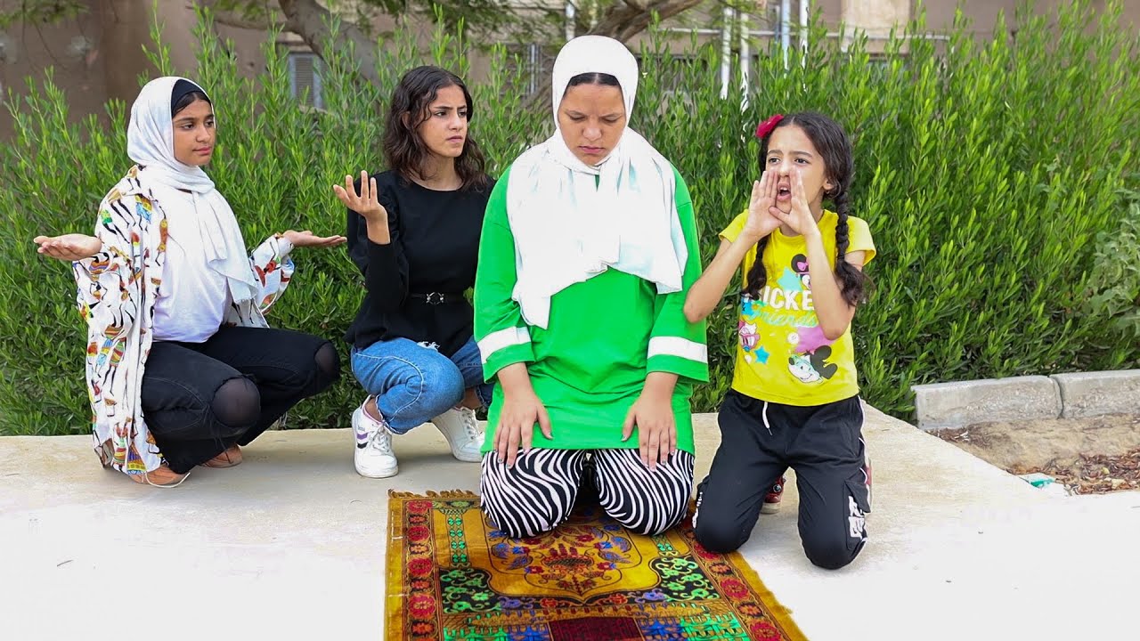 بنت غير محجبة تإذن ف الشارع والسبب / عايزة أنقذ اختي !!