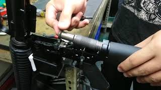 CRW在Viper工廠試M16A2 new recoil