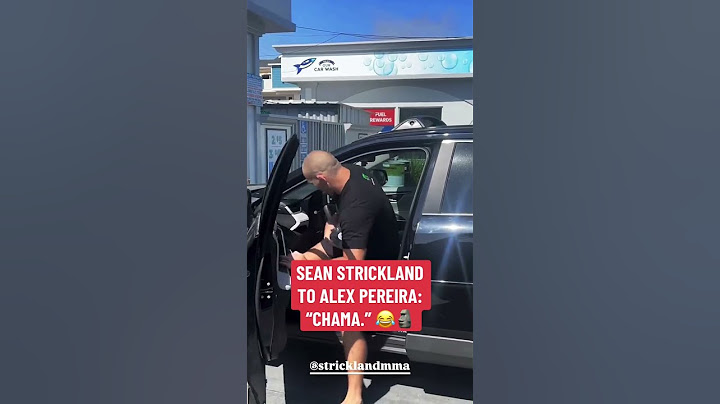 When Alex Pereira bumped into Sean Strickland at a gas station 😅 (via alexpoatanpereira/IG)
