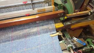Weaving Harris Tweed