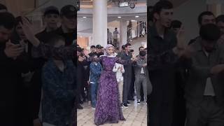 Айшат Махметмурзаева прекрасно танцует! #ловзар #свадьба #shortvideo