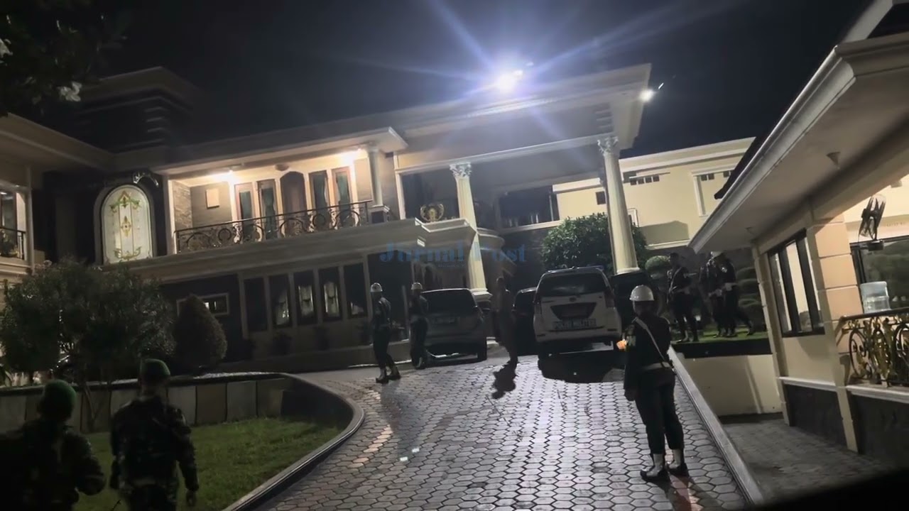 Kejati Lampung Geledah Rumah Mantan Bupati Pesawaran Dendi Ramadhona, Bawa Kardus Misterius