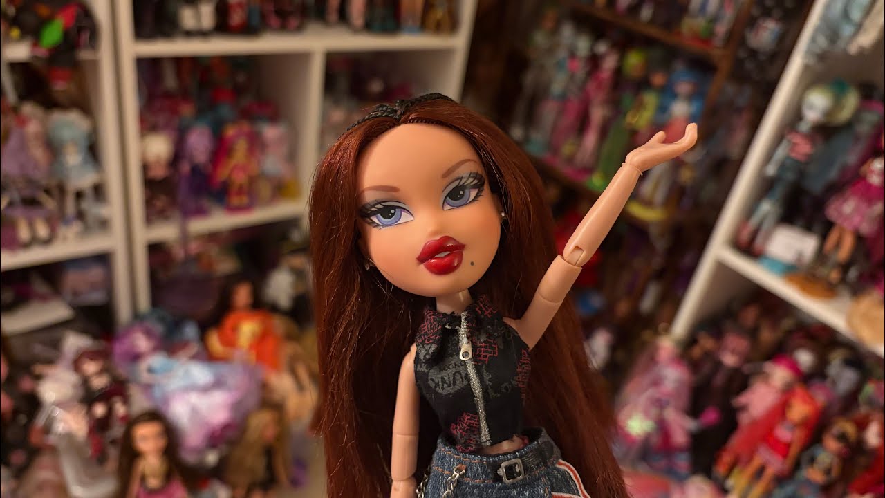 САМАЯ ТЩАТЕЛЬНАЯ УБОРКА КОМНАТЫ ДЛЯ КУКЛЫ! | Видеоблог Лиззи, которой скучно