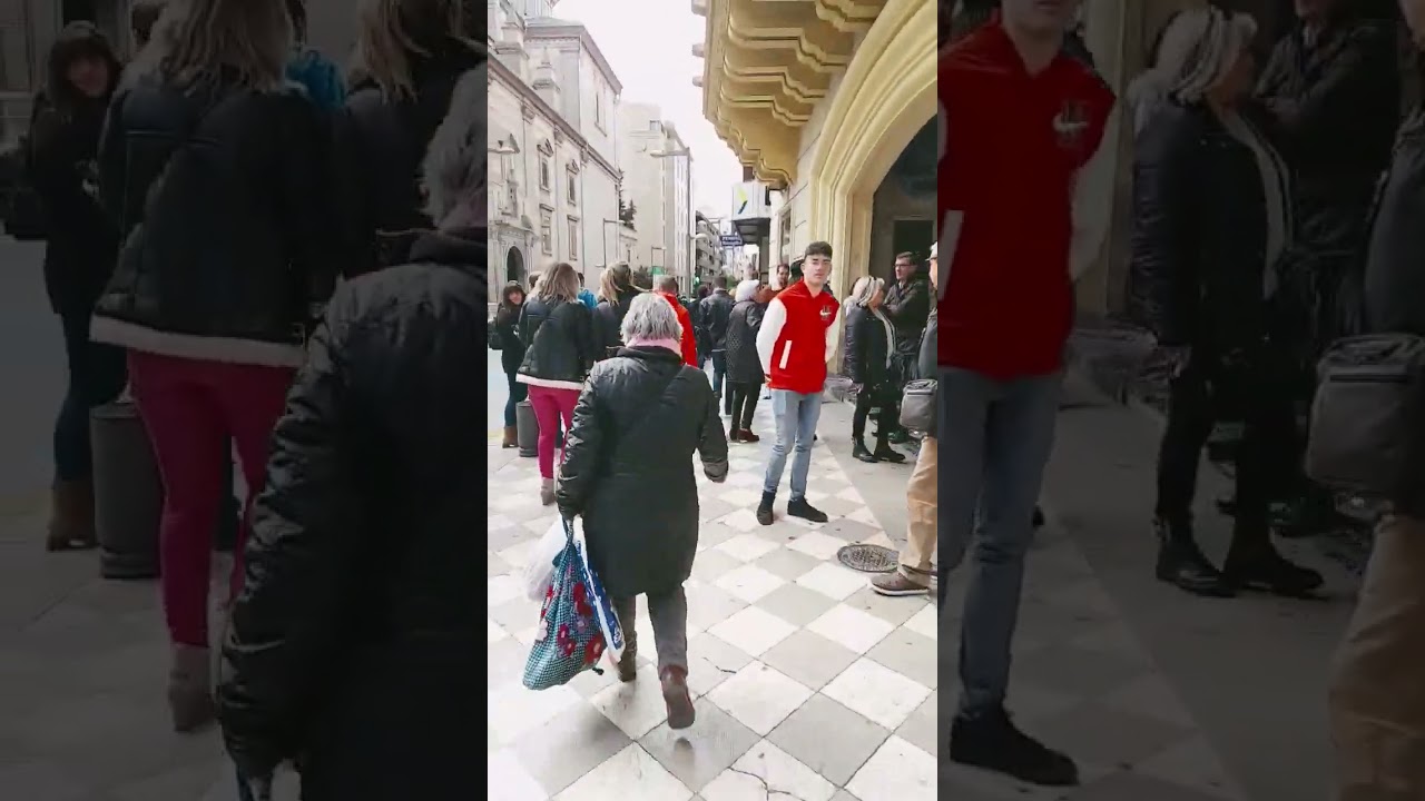 Las calles del centro de Granada. Sábado a la una