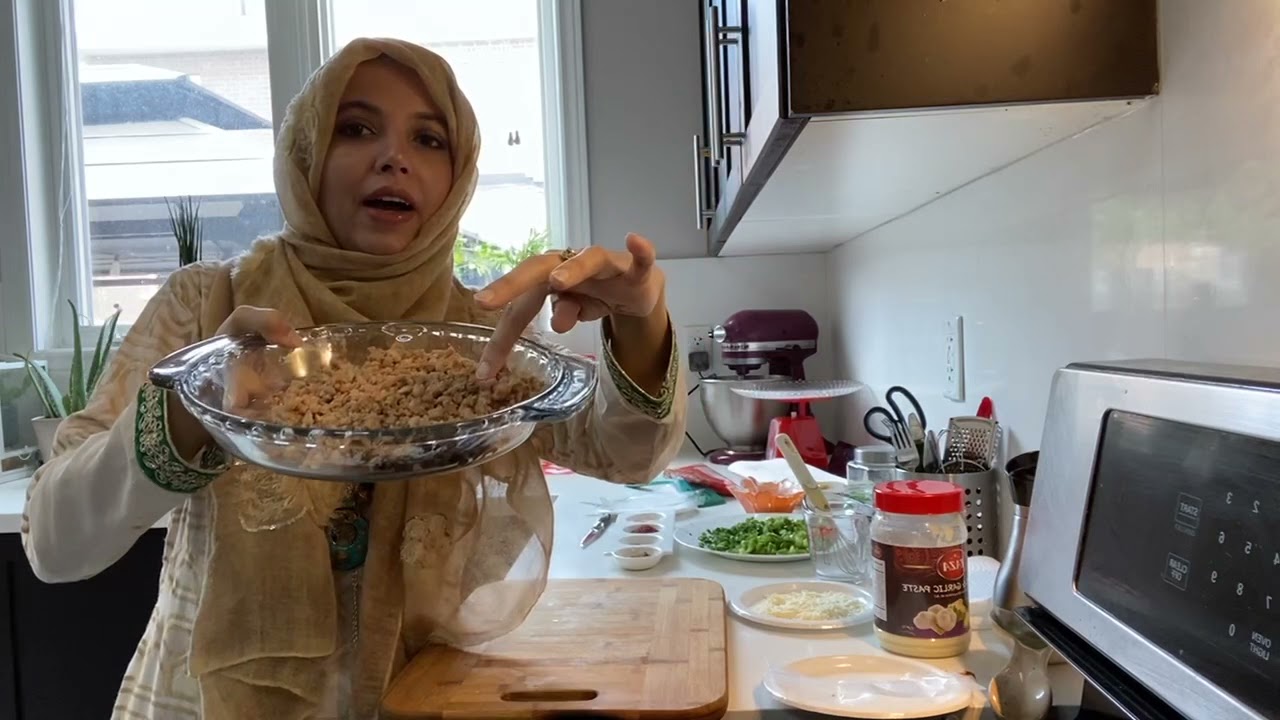 Taza puff Pastry chicken bread, middle Eastern Parcels with Taza Samosa Pastry