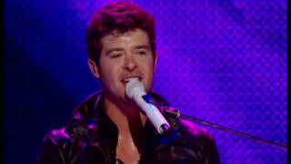 Video thumbnail of "Robin Thicke: The Sweetest Love (Essence Music Festival)"