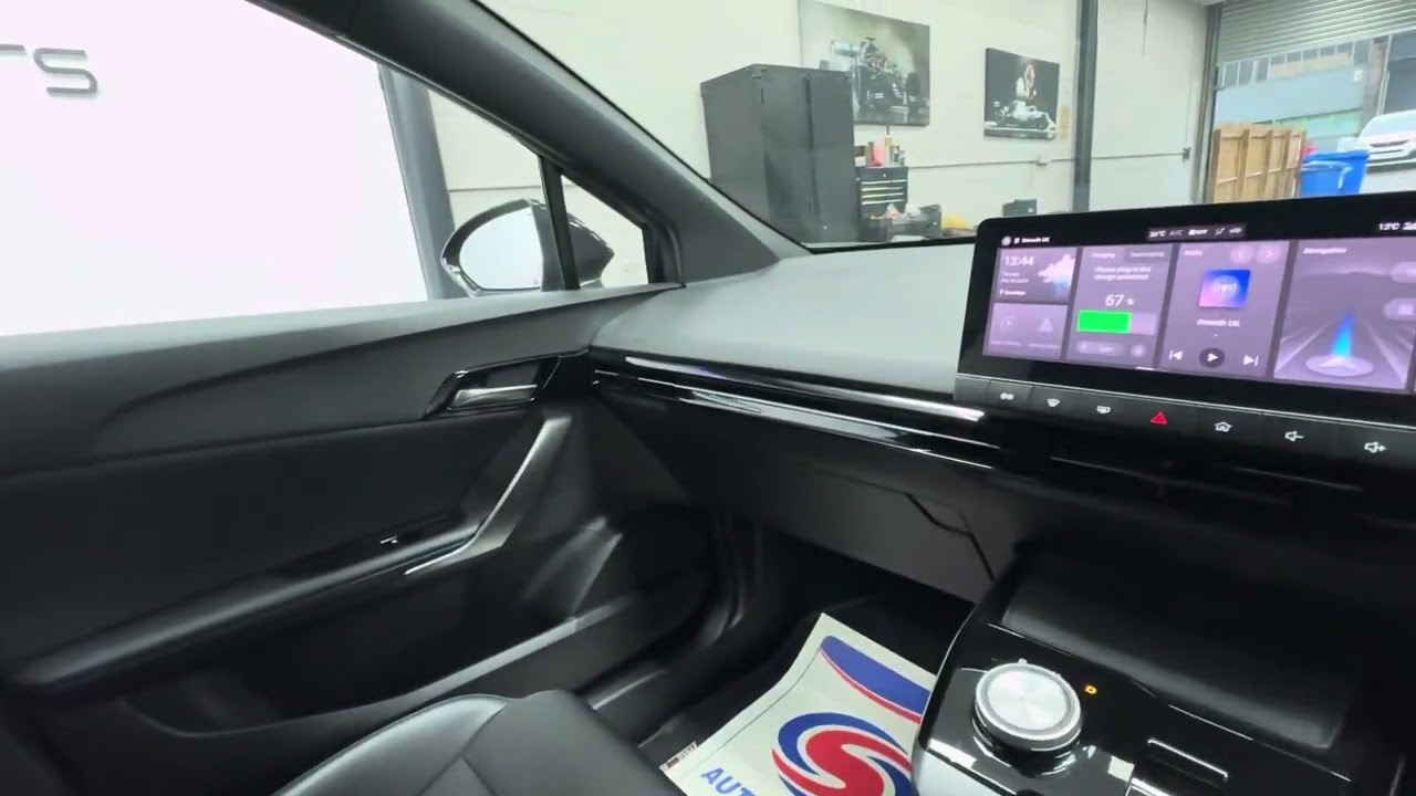 MG MG4 64kWh Trophy Long Range Auto 5dr