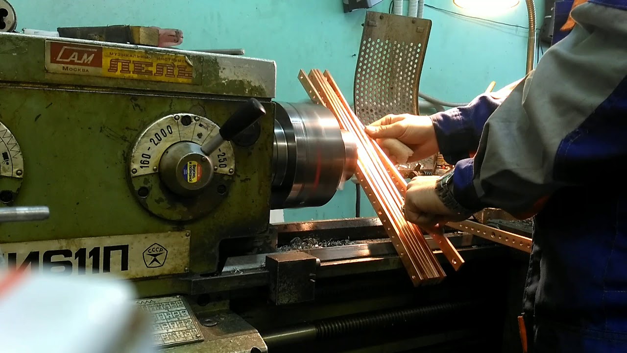 Нарезание резьбы в медных пластинах на токарном станке. Когда не было ...