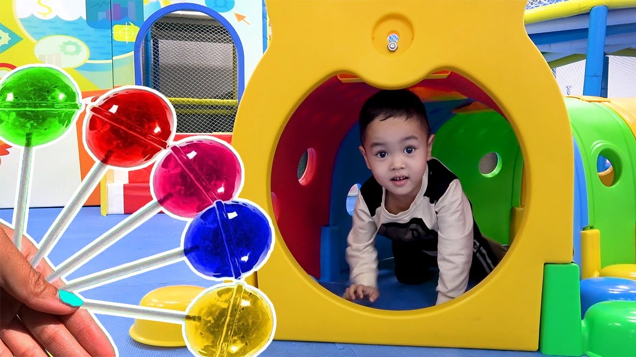 어린이를위한 실내 놀이터 | 컬러 송 동요, Chupa Chups로 색상 배우기