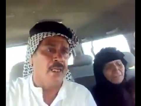 عراقي رأى زوجته تبكي فتوقف عن النعي