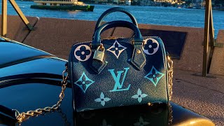 Speedy 20 monogram with Beige Bandoulière review + mod shots & LV strap  chat + what's in my bag 