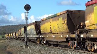 S 3302 with 1973 empty bauxite arrives at KEYSBROOK loop for crossing two trains.