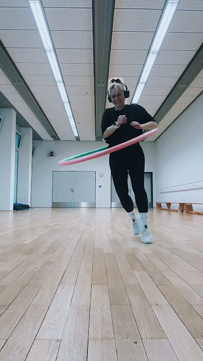 UB40 Mix - kingston town #hulahooptina #dance #hulahoop