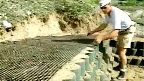 How to Install a Geogrid Geosynthetic Layer in a GEOWEB® Geocell Retaining Wall