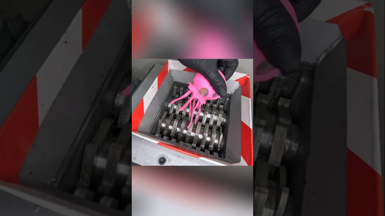 Can➡️This SQUISHY OCTOPUS 🐙 Survive The Shredder?