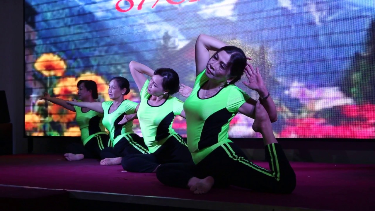 Hatha [Yoga342] Biểu diễn Yoga Tất Niên 07/01/2017 - Cây và đất (part 2)